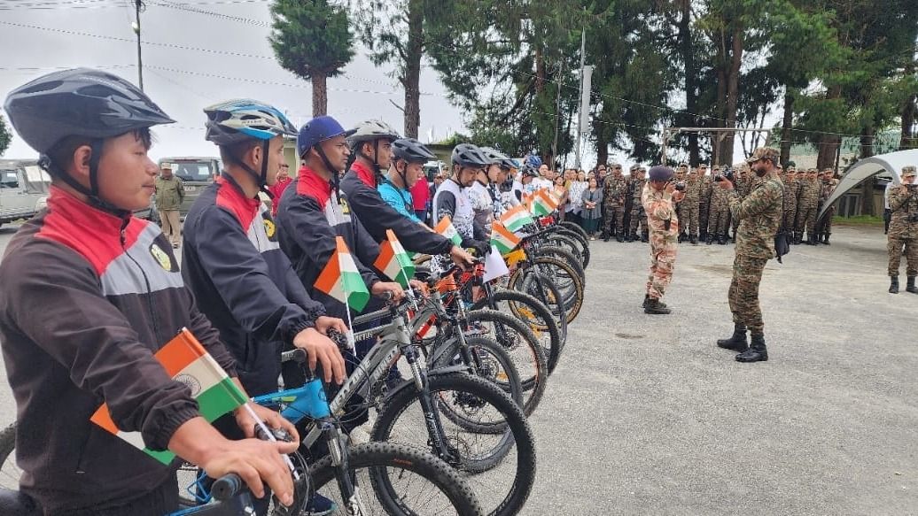 Arunachal: Tawang hosts patriotic cycle rally as part of 'Har Ghar Tiranga' campaign Arunachal: Tawang hosts patriotic cycle rally as part of 'Har Ghar Tiranga' campaign