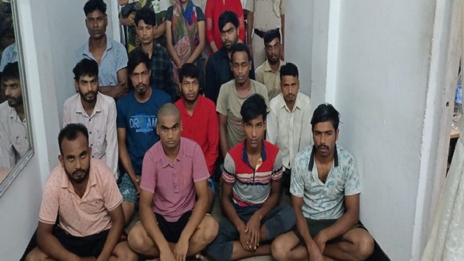 Tripura: 16 Bangladeshi nationals including touts arrested at Agartala Railway Station Tripura: 16 Bangladeshi nationals including touts arrested at Agartala Railway Station