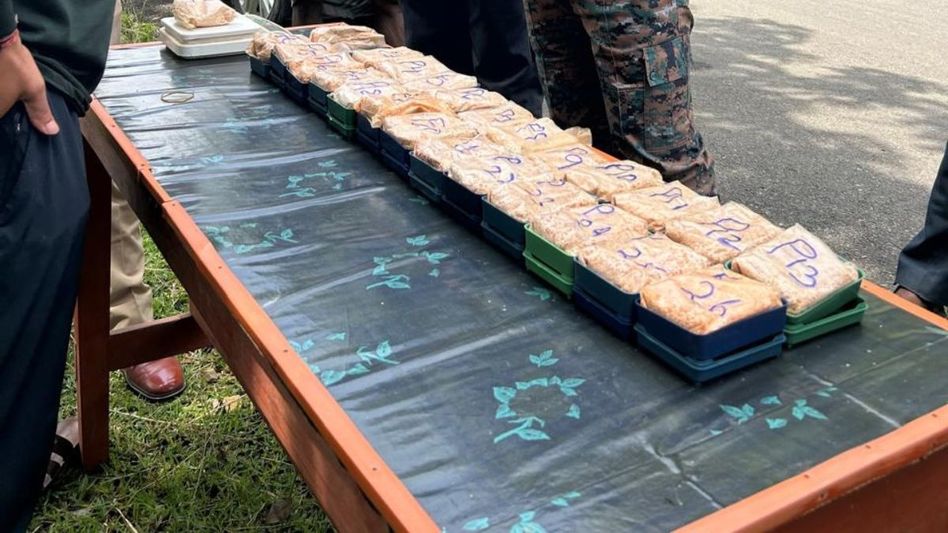 Heroin worth around Rs 4 crore seized in Assam, 3 held Heroin worth around Rs 4 crore seized in Assam, 3 held