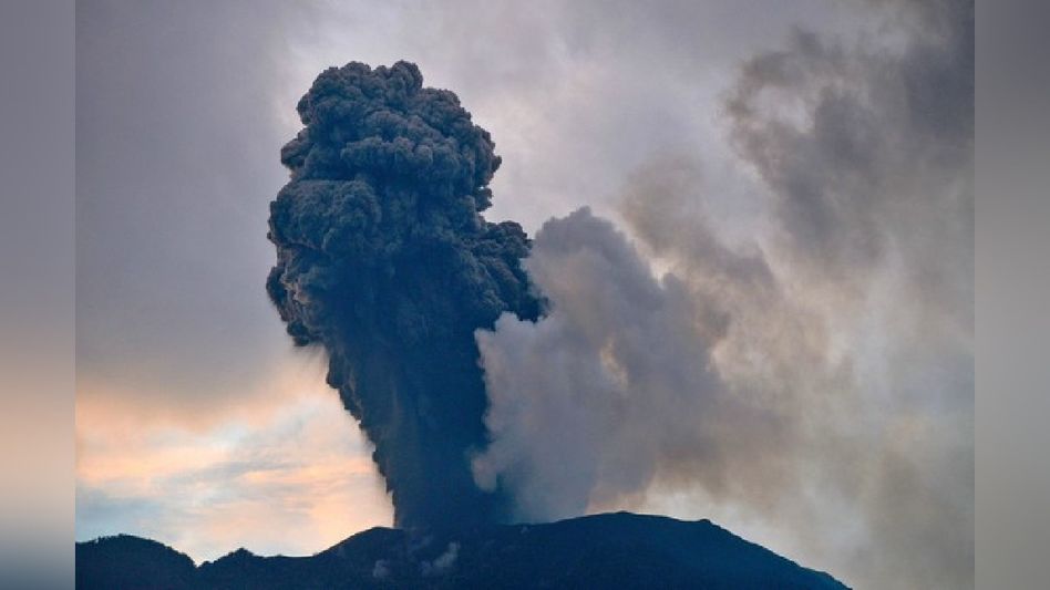 Russia's Shiveluch volcano erupts after 7.2 magnitude earthquake jolts Kamchatka region Russia's Shiveluch volcano erupts after 7.2 magnitude earthquake jolts Kamchatka region