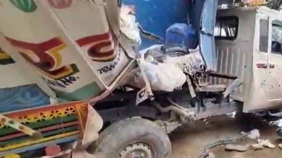 10 killed, over 20 injured after bus colldies with tempo in UP's Bulandshahr 10 killed, over 20 injured after bus colldies with tempo in UP's Bulandshahr