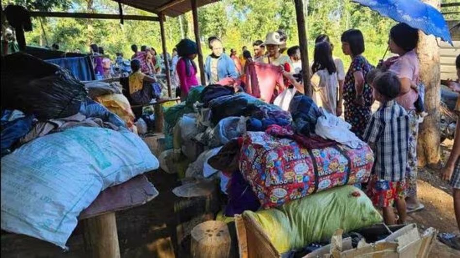 Mizoram receives Rs 8 crore from Centre to aid refugees from Myanmar, Manipur, and Bangladesh Mizoram receives Rs 8 crore from Centre to aid refugees from Myanmar, Manipur, and Bangladesh