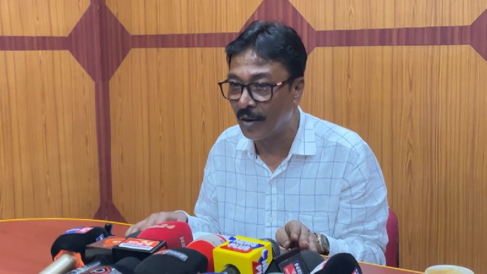 Assam MLA calls for probe amid allegations of corruption in tractor distribution in Hailakandi Assam MLA calls for probe amid allegations of corruption in tractor distribution in Hailakandi