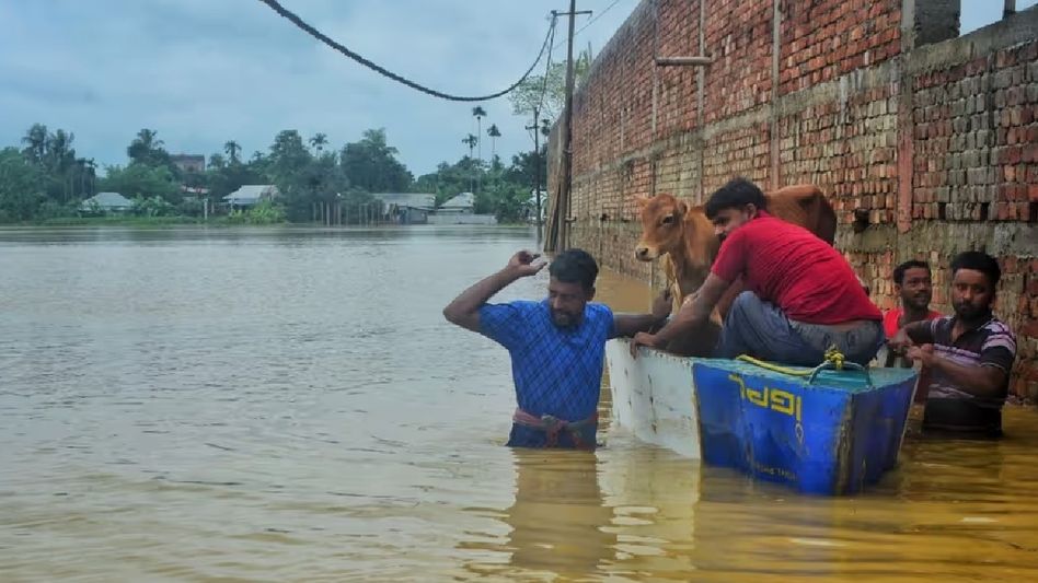 Tripura floods: MI-17 helicopter deployed to evacuate stranded people in Amarpur Tripura floods: MI-17 helicopter deployed to evacuate stranded people in Amarpur