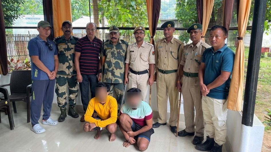 Tripura: Five Indian touts, three Bangladeshi nationals held Tripura: Five Indian touts, three Bangladeshi nationals held