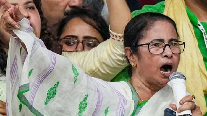 Complaint filed against Mamata Banerjee over 'burn' warning to PM Modi