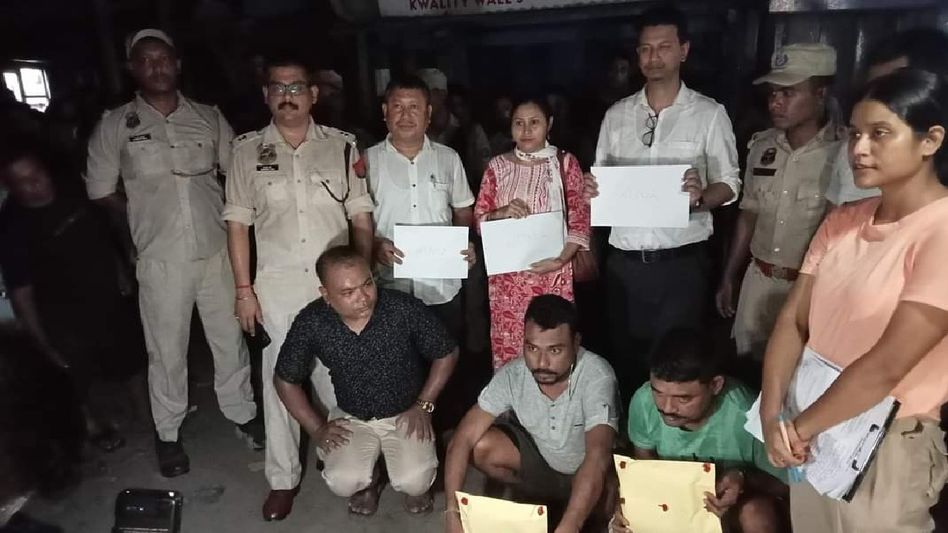 Assam: Heroin and cash seized in Tinsukia, 3 drug peddlers arrested in late-night raid Assam: Heroin and cash seized in Tinsukia, 3 drug peddlers arrested in late-night raid