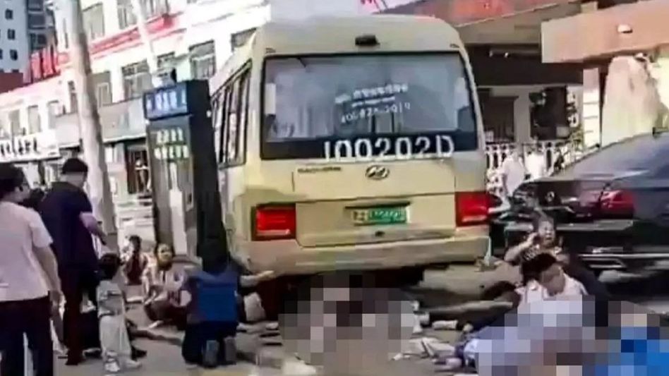 School bus crash in China's Shandong Province results in 11 deaths including five students School bus crash in China's Shandong Province results in 11 deaths including five students