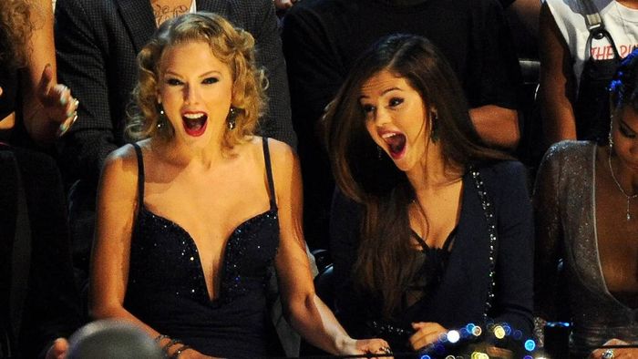 Selena Gomez feels like an outsider in Taylor Swift's new social circle
