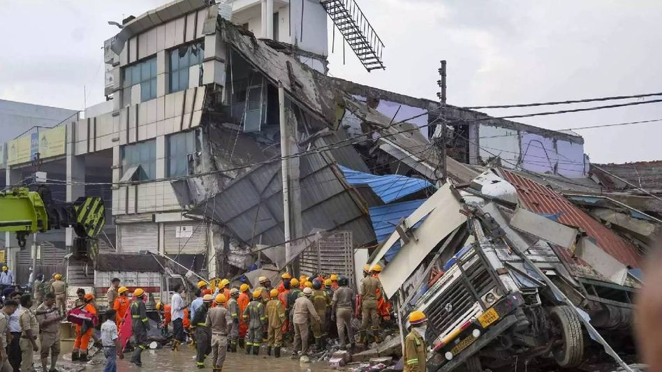Death toll rises to eight in Lucknow building collapse; rescue operations continue Death toll rises to eight in Lucknow building collapse; rescue operations continue