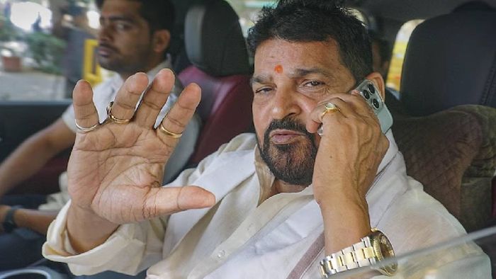 BJP advises Brij Bhushan Sharan Singh to avoid criticizing Vinesh Phogat and Bajrang Punia