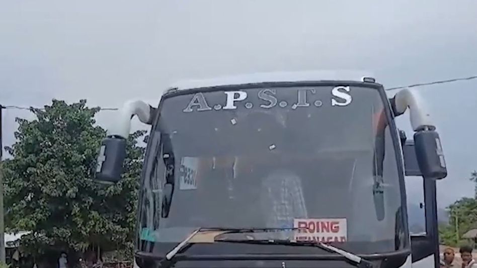 Assam-Arunachal to hold meeting over truck driver's murder amid economic blockade Assam-Arunachal to hold meeting over truck driver's murder amid economic blockade