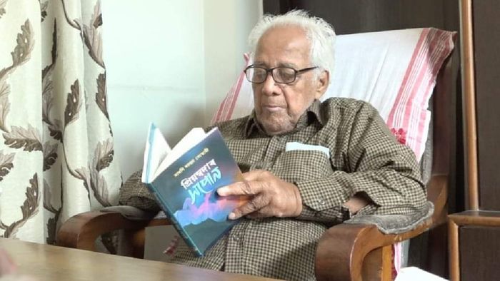 Himanta Biswa Sarma mourns loss of Assamese scholar Upendranath Sarma (Photo: CMOAssam/X)