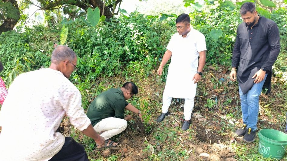 Assam: Swachhata Hi Seva campaign kicks off in Silchar on PM Modi's birthday Assam: Swachhata Hi Seva campaign kicks off in Silchar on PM Modi's birthday