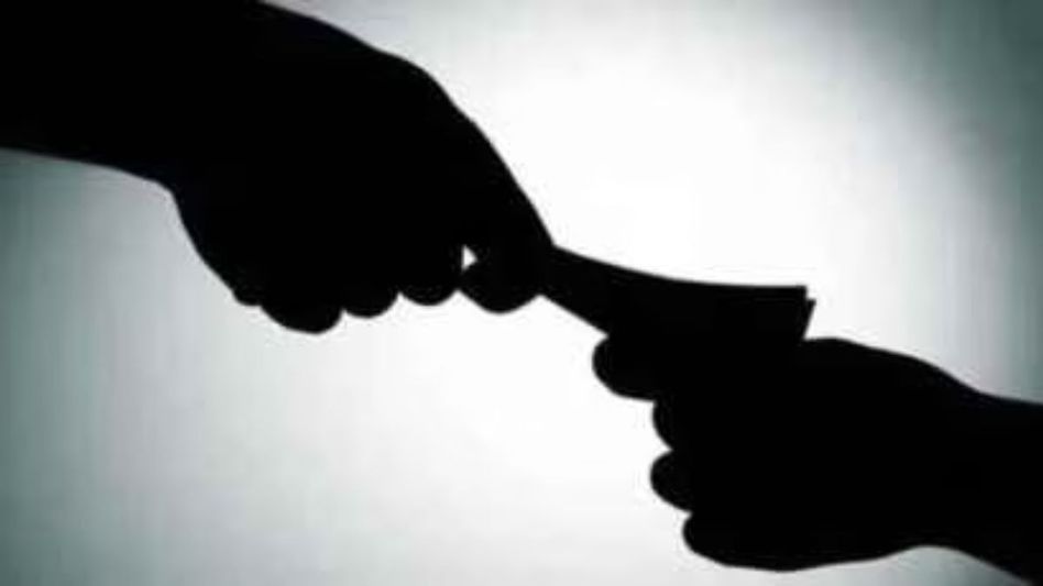 Assam: CBI apprehends junior engineer in a bribery case Assam: CBI apprehends junior engineer in a bribery case