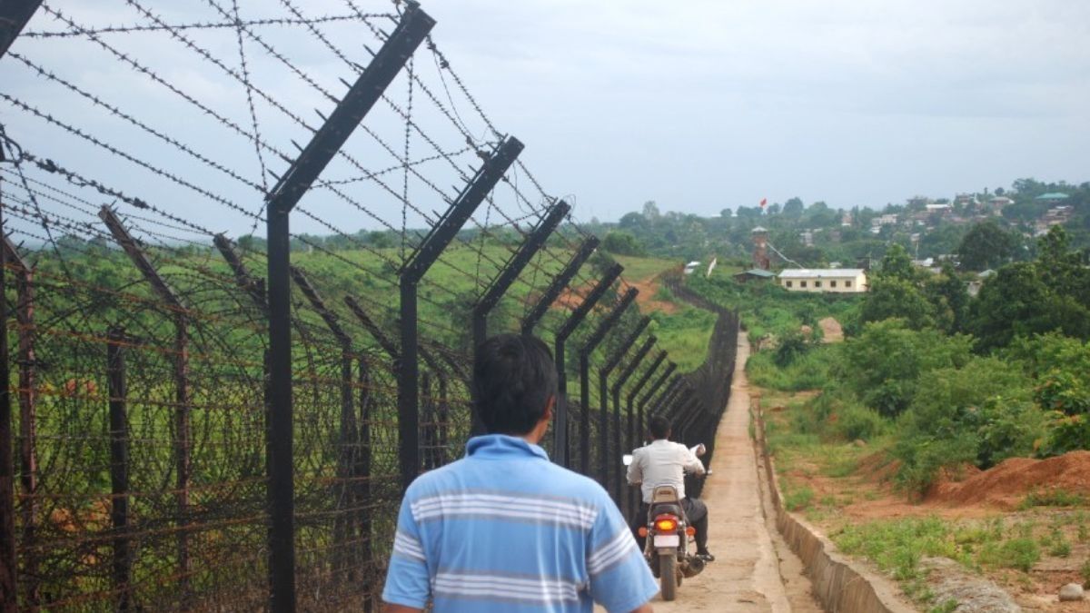 Rs 31,000 cr to be spent to fence 1,643 km India-Myanmar border Rs 31,000 cr to be spent to fence 1,643 km India-Myanmar border
