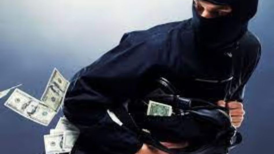 Armed men open fire, loot cash in Guwahati's Paltan Bazar area Armed men open fire, loot cash in Guwahati's Paltan Bazar area