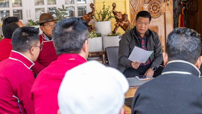 Arunachal CM meets Tawang District Archery Association, congratulates members on new formation