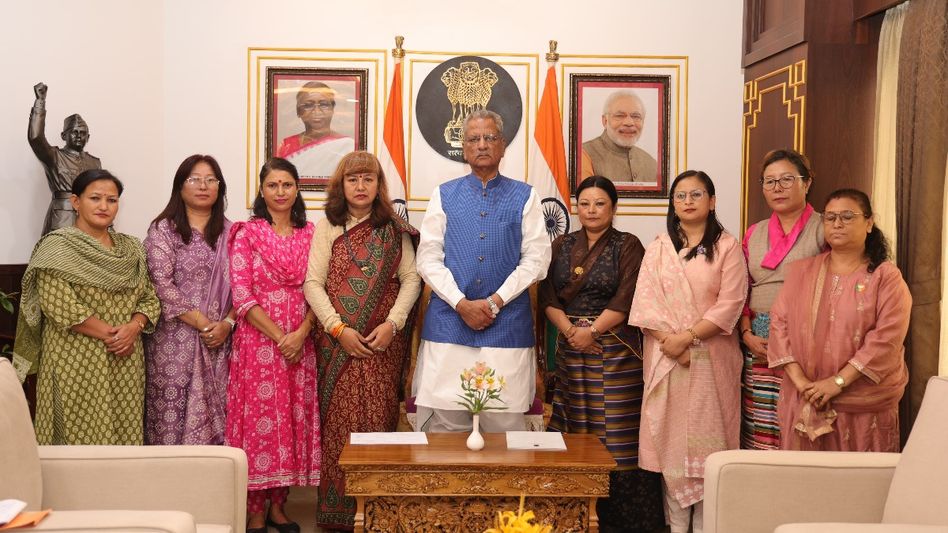 Sikkim: BJP Mahila Morcha meets Governor, raises concerns about women's safety, security Sikkim: BJP Mahila Morcha meets Governor, raises concerns about women's safety, security