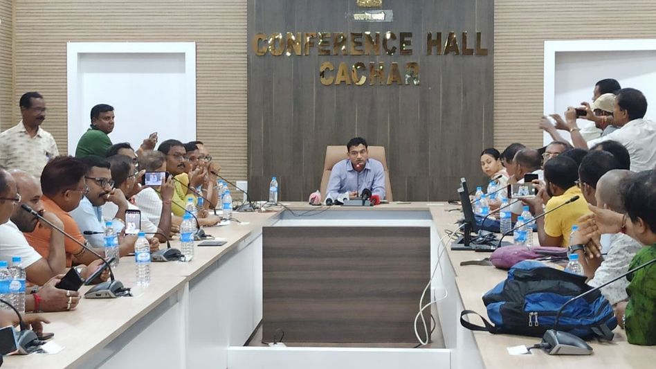 Assam: Cachar DC holds special meeting with media to enhance transparency Assam: Cachar DC holds special meeting with media to enhance transparency