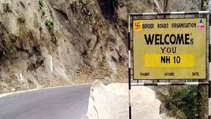 Sikkim: Traffic resumes on NH-10 following completion of temporary restoration work