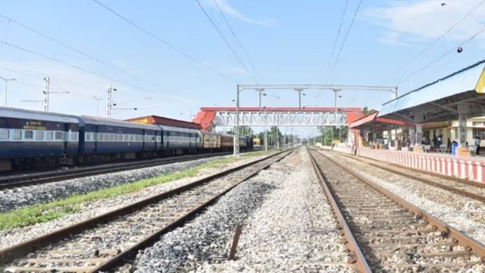 Assam: Land for doubling of railway tracks in Azara-Kamakhya section sanctioned (Representative image)