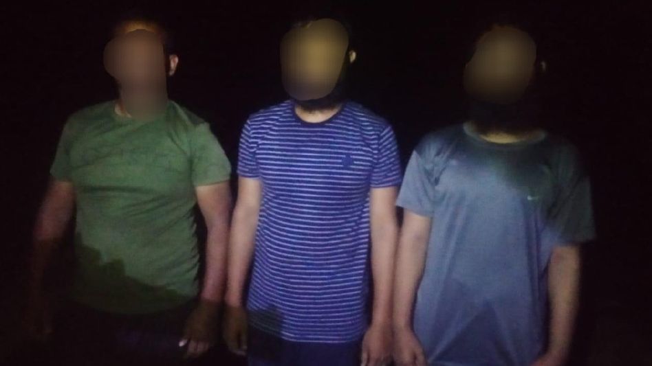 Assam police push back three Bangladeshi infiltrators, prevent illegal border crossings Assam police push back three Bangladeshi infiltrators, prevent illegal border crossings