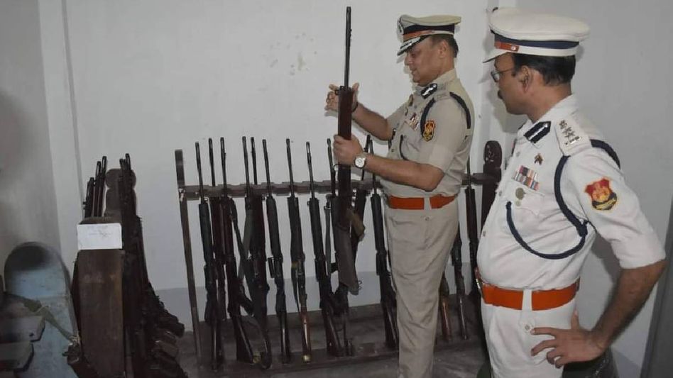 Tripura DGP ensures tight security for peaceful Durga Puja, inspects Police stations Tripura DGP ensures tight security for peaceful Durga Puja, inspects Police stations