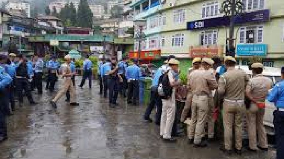 Sikkim: Gangtok traffic police to don body cameras for enhanced accountability and public relations Sikkim: Gangtok traffic police to don body cameras for enhanced accountability and public relations