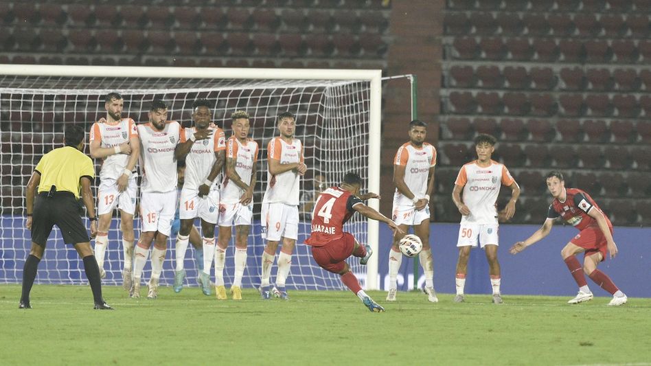 Thrilling draw sees Kerala Blasters, NorthEast United share spoils in ISL clash Thrilling draw sees Kerala Blasters, NorthEast United share spoils in ISL clash