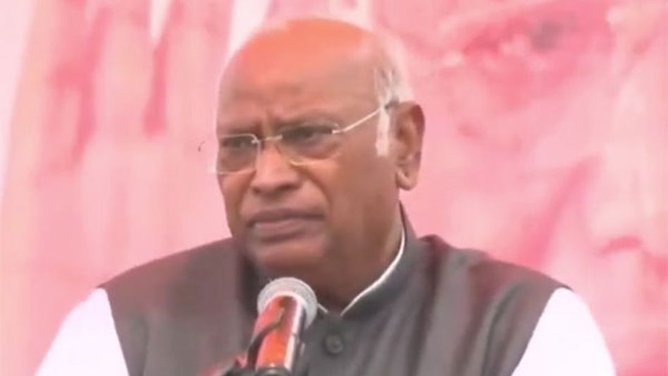 Mallikarjun Kharge hits back at Amit Shah, demands focus on Manipur and caste census Mallikarjun Kharge hits back at Amit Shah, demands focus on Manipur and caste census