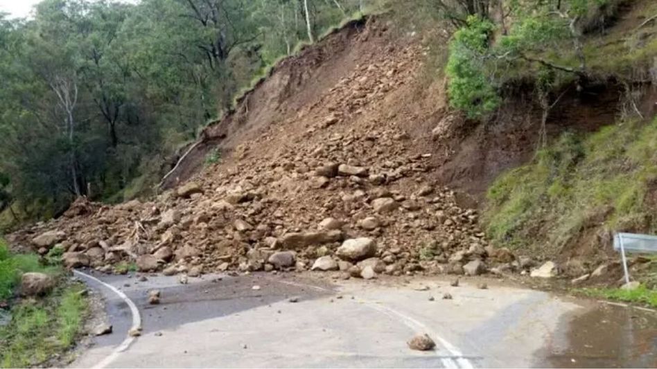 Nagaland: Landslide at Old KMC dumping site causes major traffic disruption Nagaland: Landslide at Old KMC dumping site causes major traffic disruption