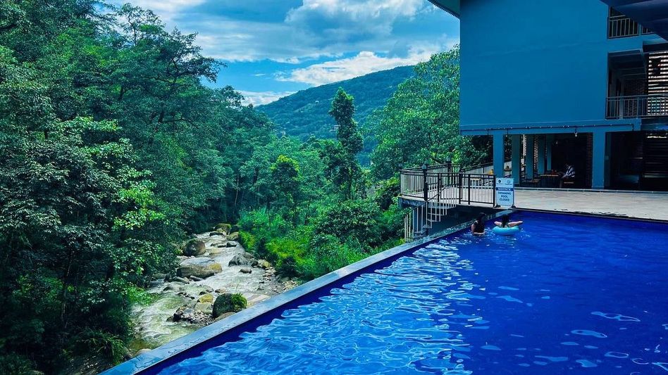 Sikkim: Armed men help guest flee resort without paying Rs 56 lakh, threaten staff Sikkim: Armed men help guest flee resort without paying Rs 56 lakh, threaten staff