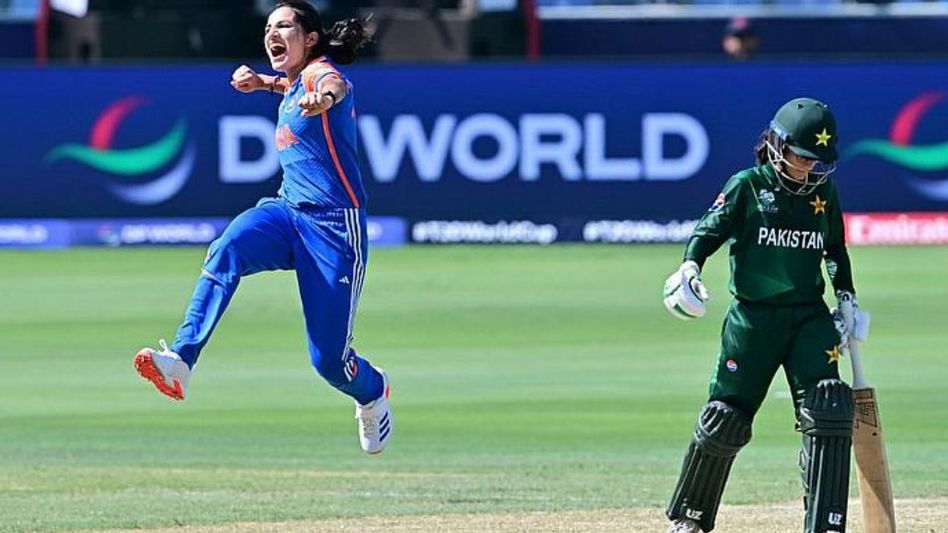 Women's T20 world cup: India beat Pakistan by six wickets in thrilling world cup encounter Women's T20 world cup: India beat Pakistan by six wickets in thrilling world cup encounter