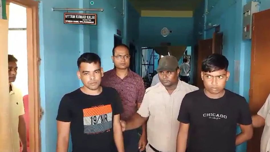 Tripura: Maternal uncle, nephew held with 100 rounds bullets on Deoghar Express Tripura: Maternal uncle, nephew held with 100 rounds bullets on Deoghar Express