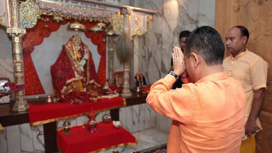 Sikkim CM offers prayers at Pahadi Mata temple for state’s prosperity Sikkim CM offers prayers at Pahadi Mata temple for state’s prosperity