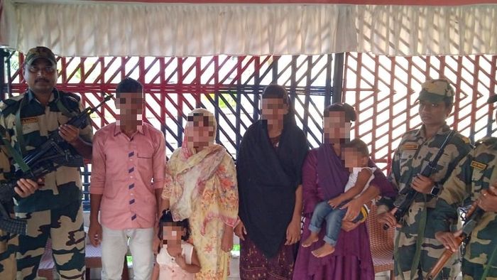 BSF intercepts 14 illegal migrants in Tripura