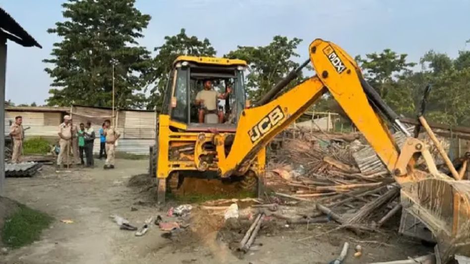 Inquiry commission justifies Assam's 2021 Gorukhuti eviction drive, criticizes short notice and police conduct Inquiry commission justifies Assam's 2021 Gorukhuti eviction drive, criticizes short notice and police conduct