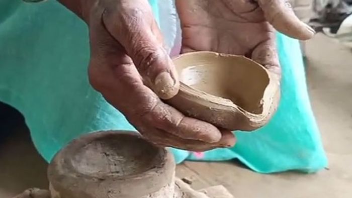 Assam's Kumar community struggles to preserve 200-year-old pottery tradition