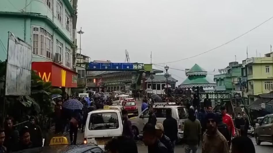 Sikkim reschedules school timings to reduce traffic congestion, 'Odd-Even' restriction implemented Sikkim reschedules school timings to reduce traffic congestion, 'Odd-Even' restriction implemented