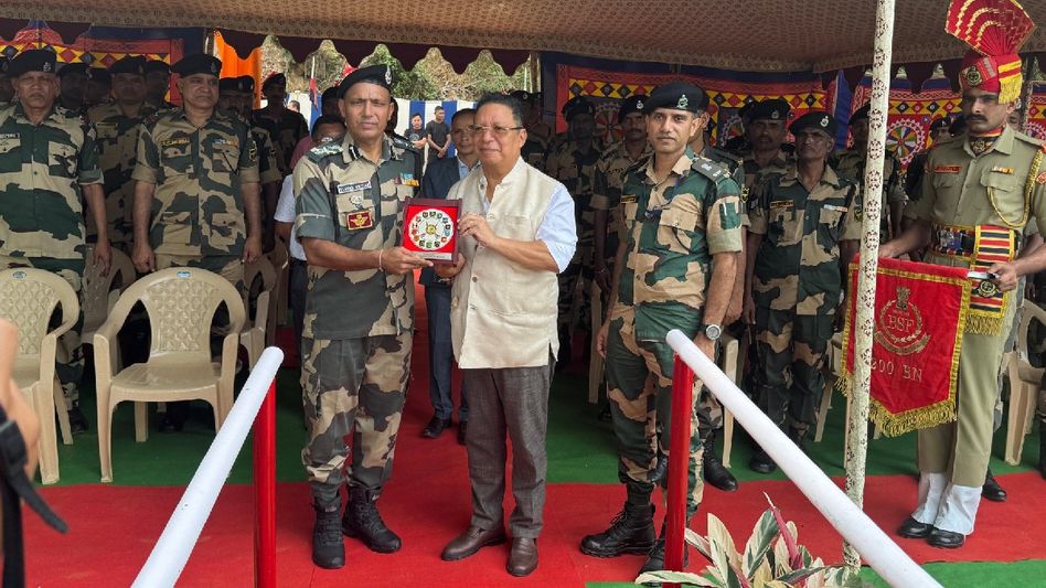 Meghalaya Assembly Speaker visits BSF border out post in South Garo Hills, praises security forces Meghalaya Assembly Speaker visits BSF border out post in South Garo Hills, praises security forces