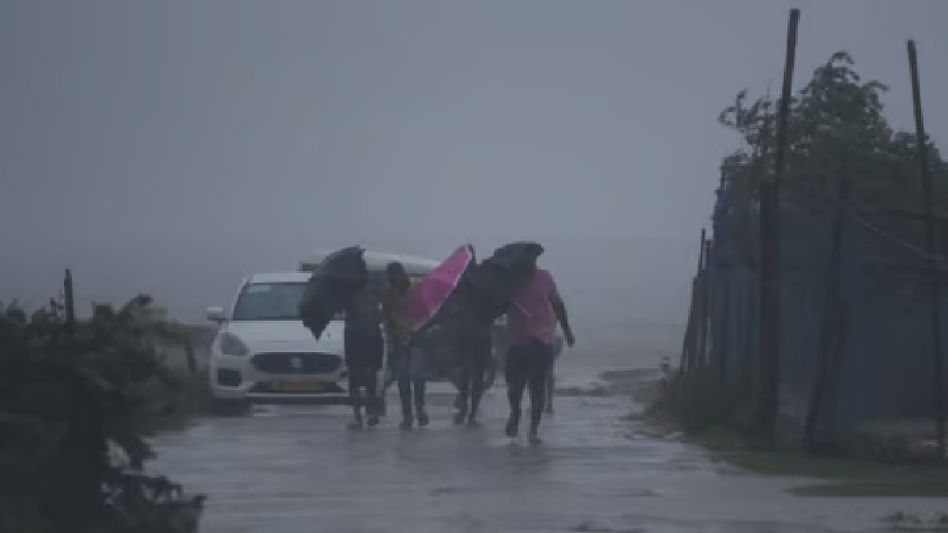 Cyclone Dana weakens over Odisha, light rains predicted in northeast Cyclone Dana weakens over Odisha, light rains predicted in northeast