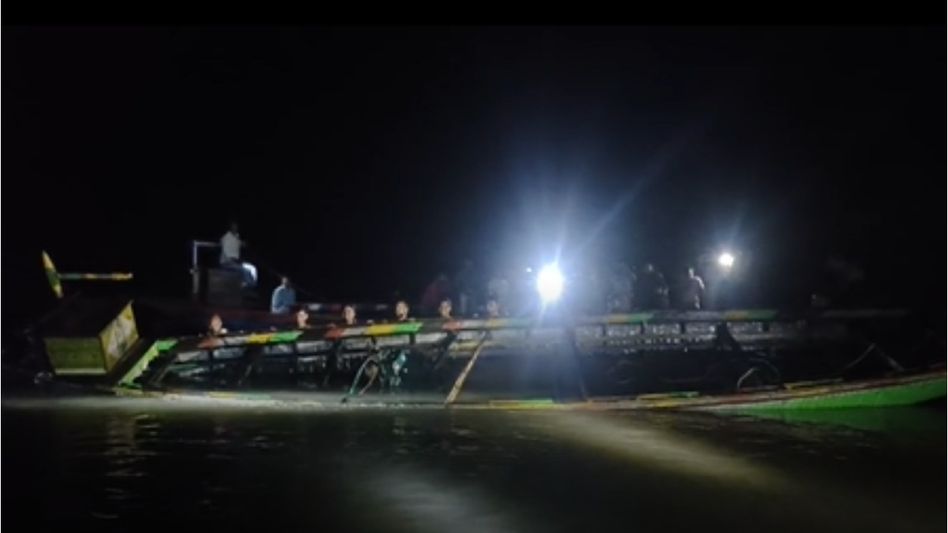 Assam: Missing child's body recovered from boat collision site in Dhubri's Tipkai river Assam: Missing child's body recovered from boat collision site in Dhubri's Tipkai river