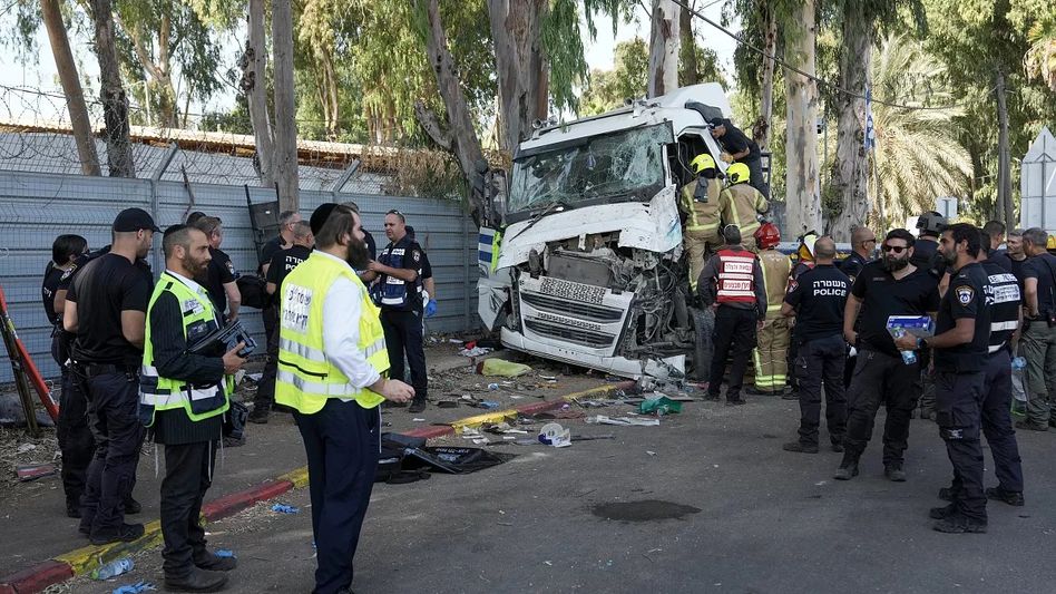 One dead, dozens injured in suspected terror attack at Israeli bus stop One dead, dozens injured in suspected terror attack at Israeli bus stop