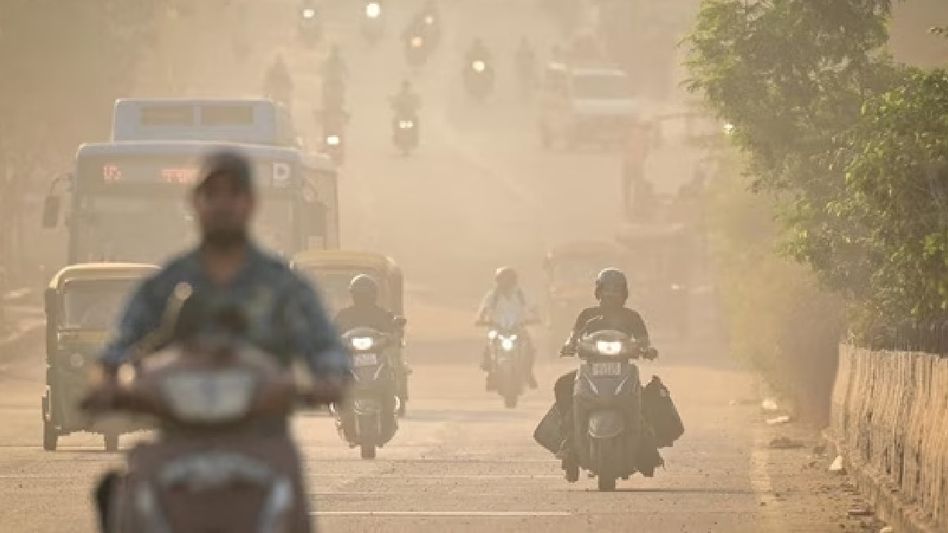 Delhi’s air quality deteriorates to “severe-plus” post-Diwali, breaches hazardous 500 AQI mark Delhi’s air quality deteriorates to “severe-plus” post-Diwali, breaches hazardous 500 AQI mark