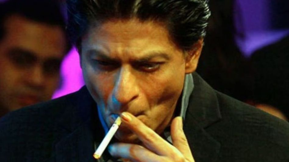 Birthday resolution: Shah Rukh Khan quits smoking, delights fans Birthday resolution: Shah Rukh Khan quits smoking, delights fans
