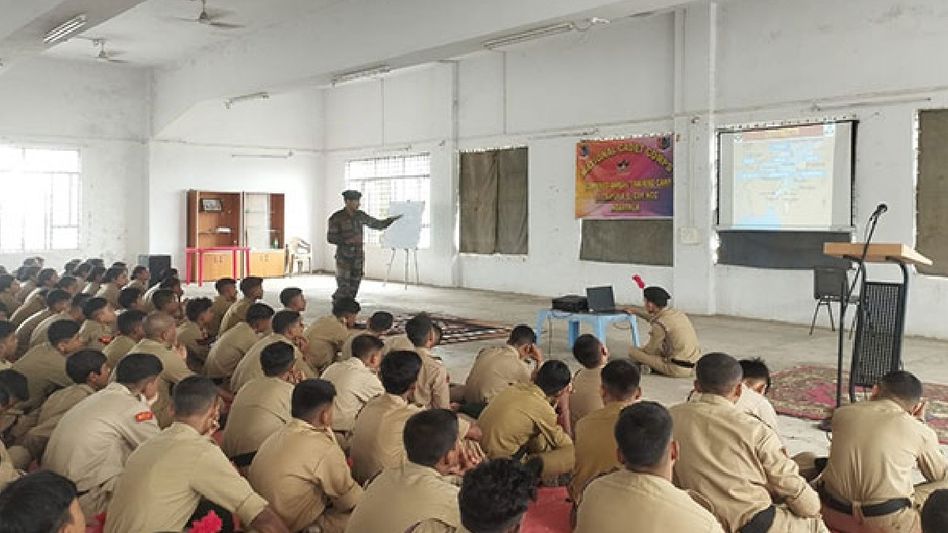Tripura: Assam Rifles guides NCC cadets on joining Armed Forces Tripura: Assam Rifles guides NCC cadets on joining Armed Forces