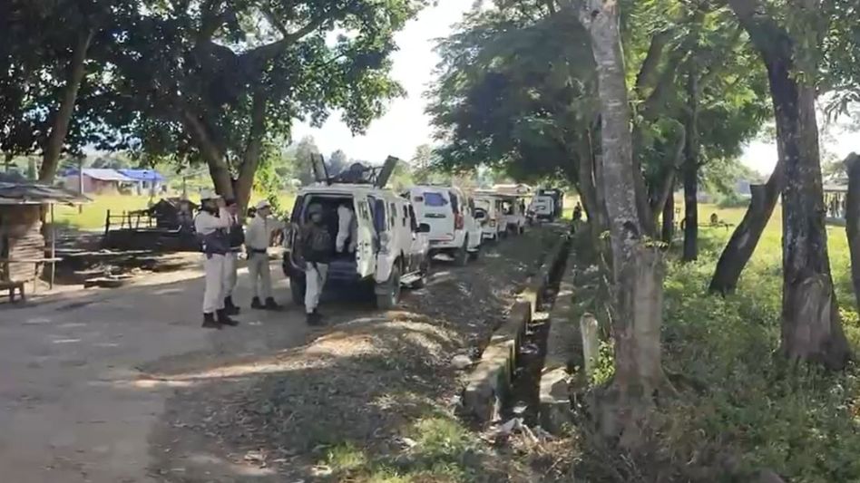 Escalating violence in Manipur: Suspected armed miscreants attack foothill regions Escalating violence in Manipur: Suspected armed miscreants attack foothill regions