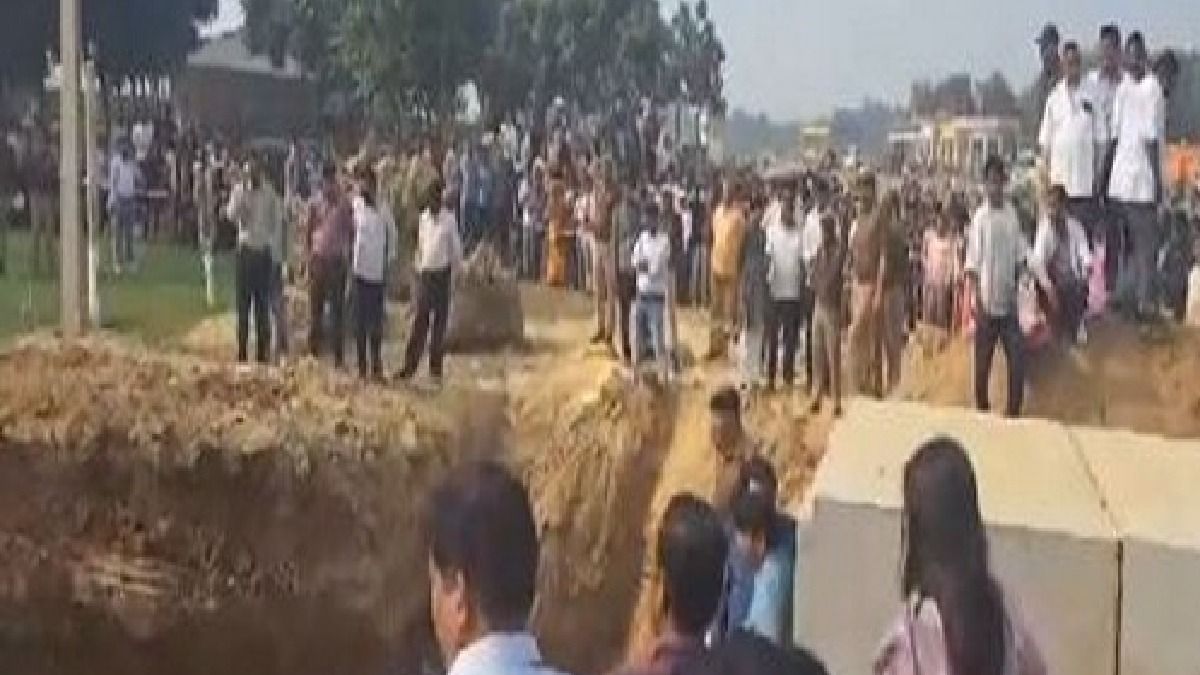 4 women killed, several injured as soil mound collapses in Uttar Pradesh's Kasganj 4 women killed, several injured as soil mound collapses in Uttar Pradesh's Kasganj