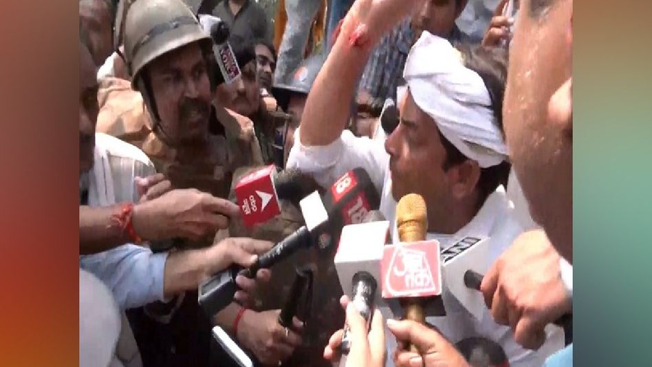 Tension erupts in Rajasthan's Tonk after independent candidate slaps SDM at polling-booth Tension erupts in Rajasthan's Tonk after independent candidate slaps SDM at polling-booth